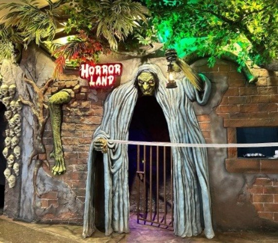 Horror House photo 3