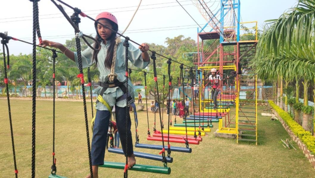 Low Rope Rider